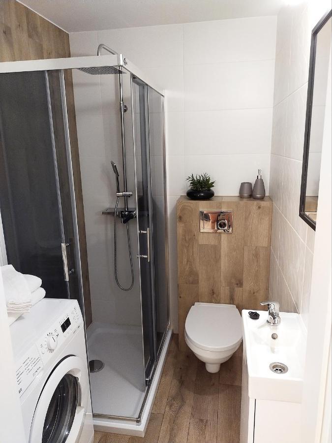 Apartament 11 Listopada Ostroleka  Exteriör bild